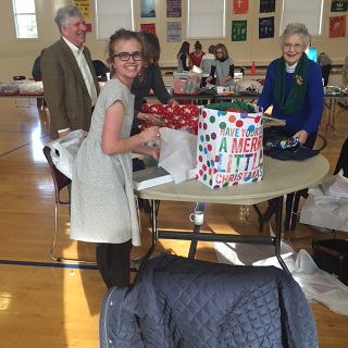 Second Presbyterian Church volunteers wrap up Christmas for families in need